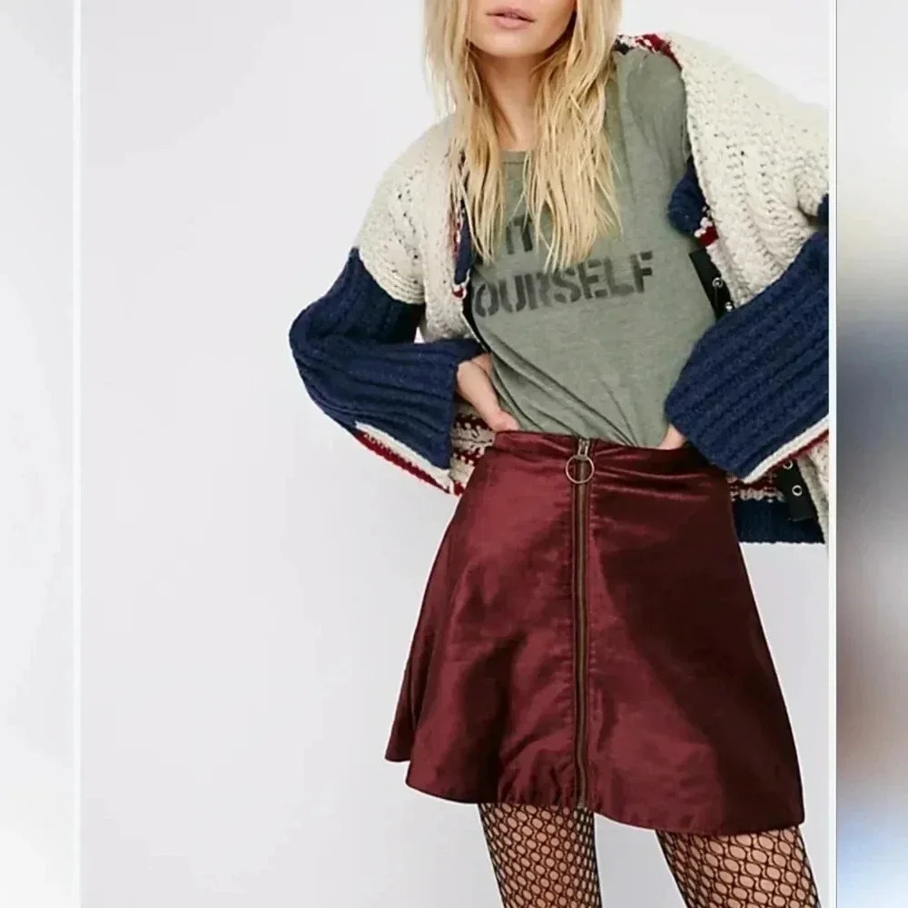 Free People One and Only Fit and Flare Velvet Maroon Zip Mini Skirt Size 2 or XS - Picture 2 of 11